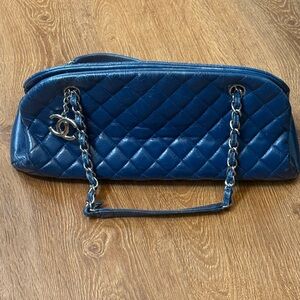 Authentic Vintage Chanel quilted leather purse